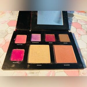 Deck of Scarlet makeup palettes